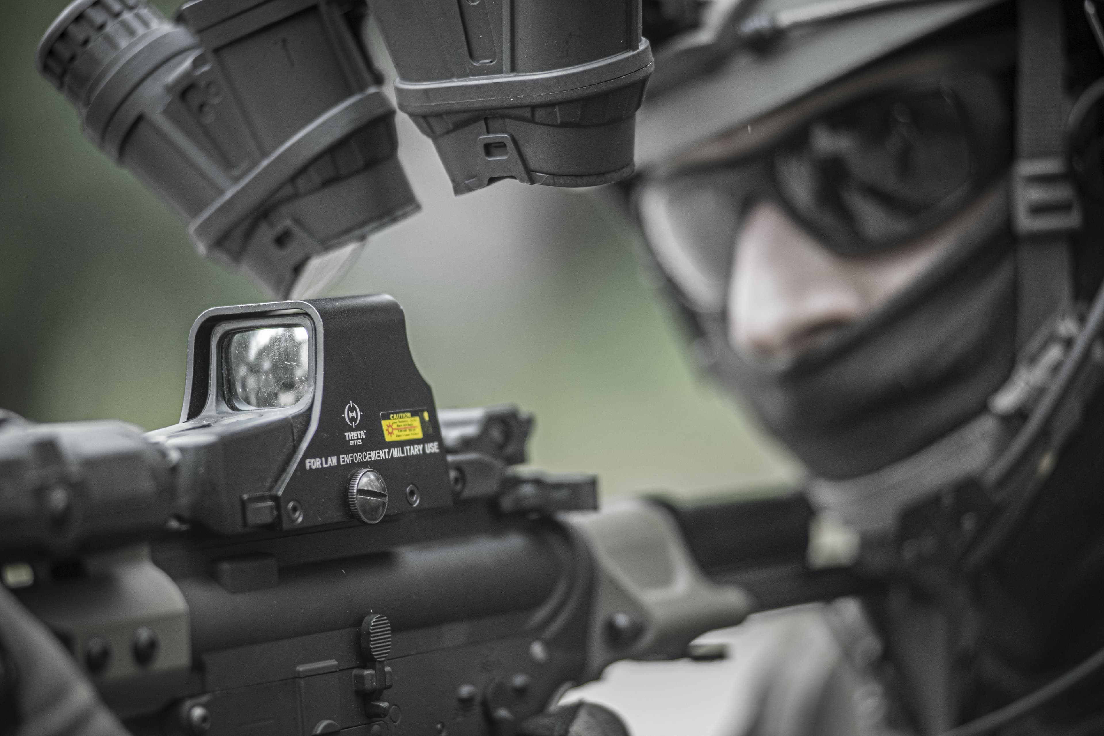 Bipod with Pic-Rail Quick Release Adapter